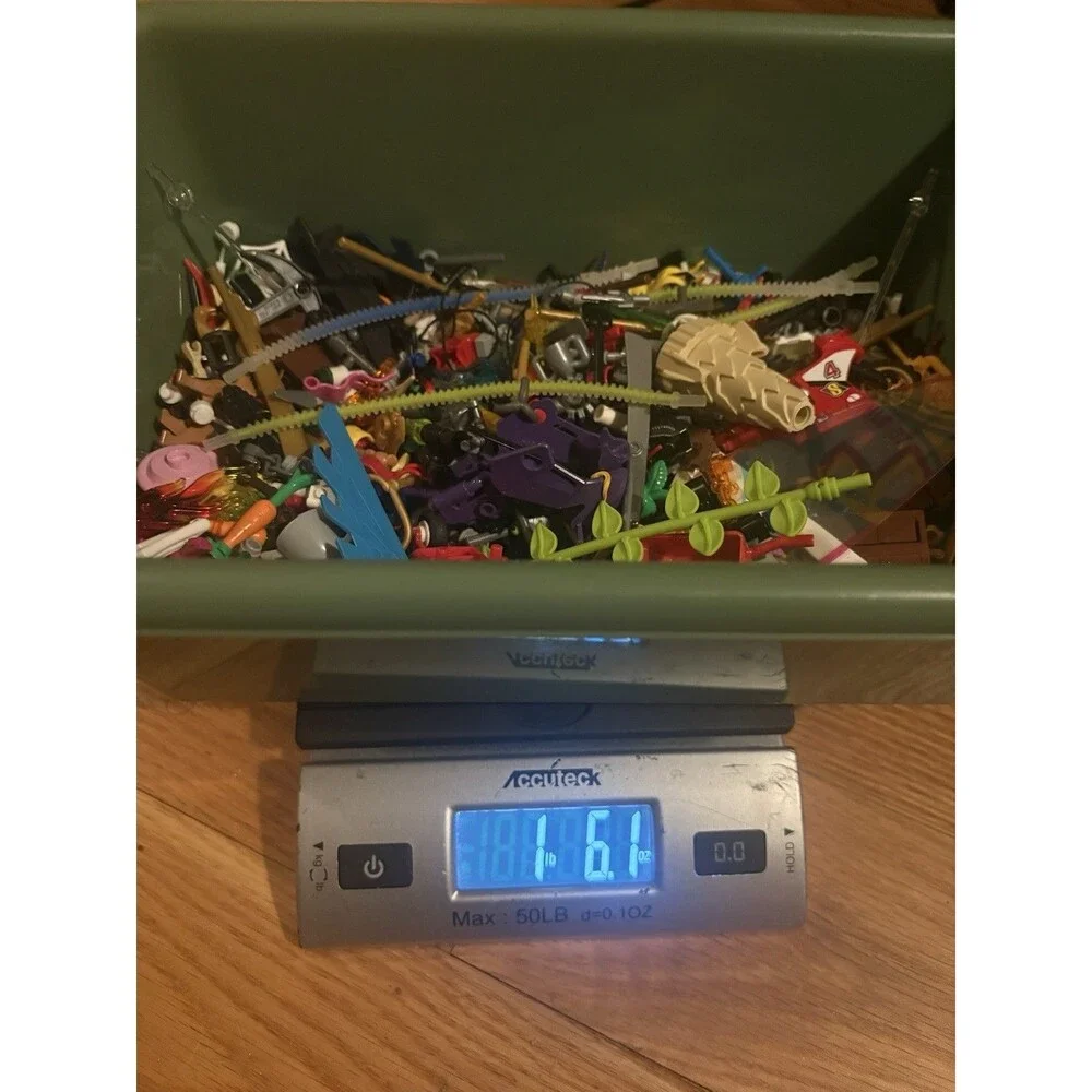 1 Lb 7 Oz Lot Of Lego Minifgure Weapons Accessories Lot huge collection